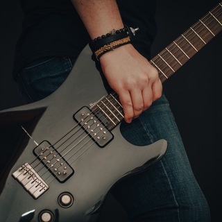 Канал   Guitar Teacher | Правильные уроки игры на гитаре