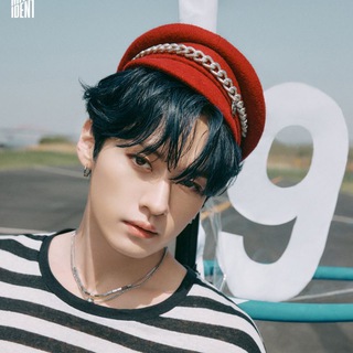 Канал   LEE KNOW | STRAY KIDS